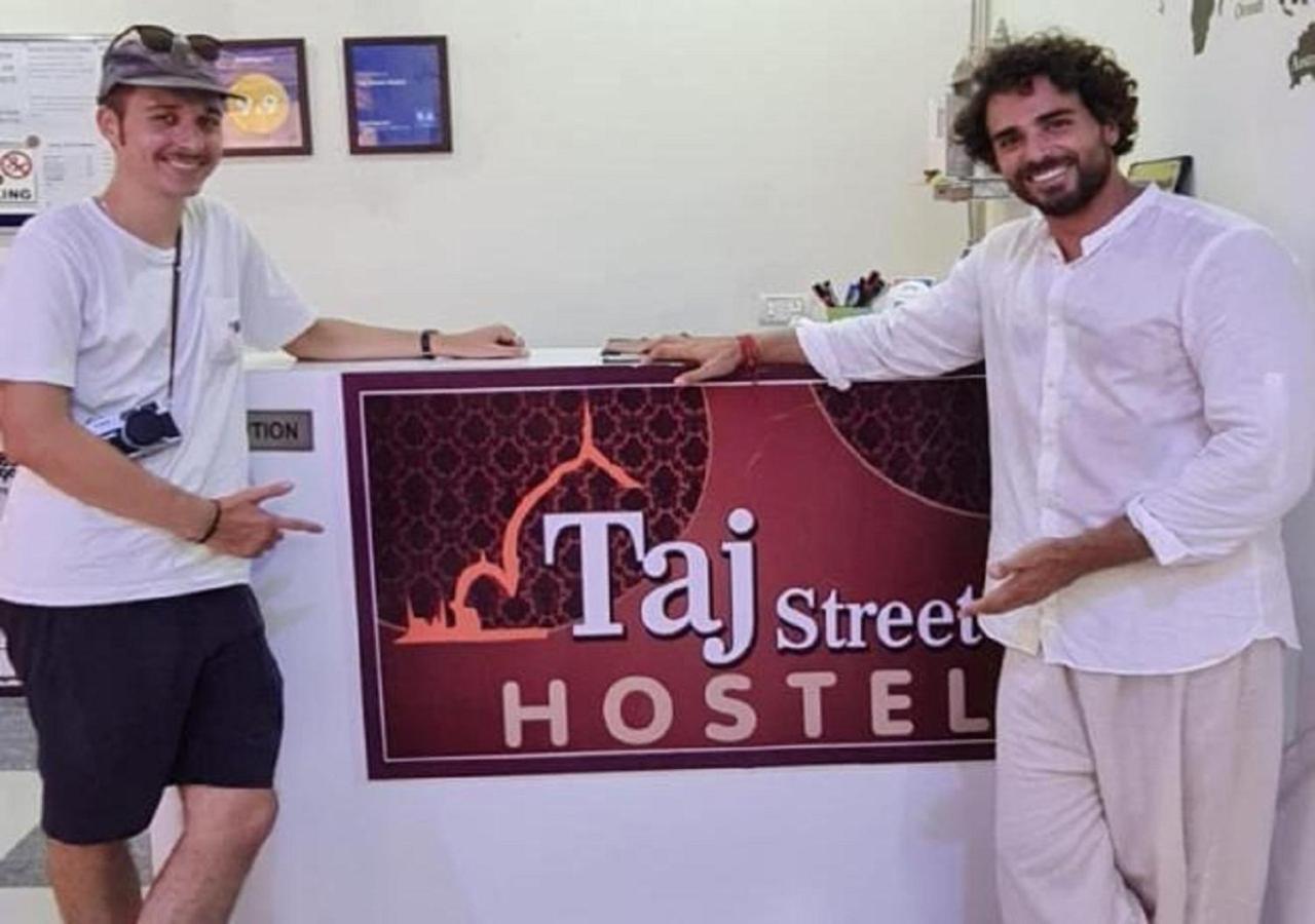 Taj Street Hostel アーグラ エクステリア 写真